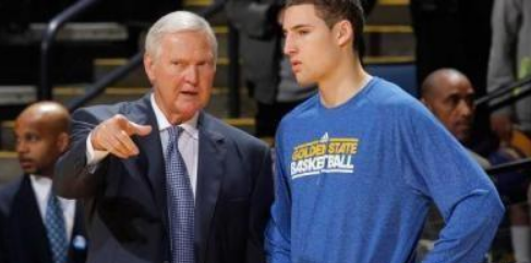 王浩然三分线外11投仅2中，效率低下的表现引发讨论（王浩然外线手感不佳：11投仅2中引发热议）