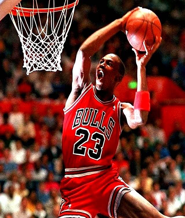 2026年美加墨世界杯扩军至48队，小组赛规则革新，淘汰赛对阵更复杂，传统强队与新势力激烈竞争。（2026美加墨世界杯扩军至48队：小组赛改制、淘汰赛更复杂，豪强与新势力激战升级）