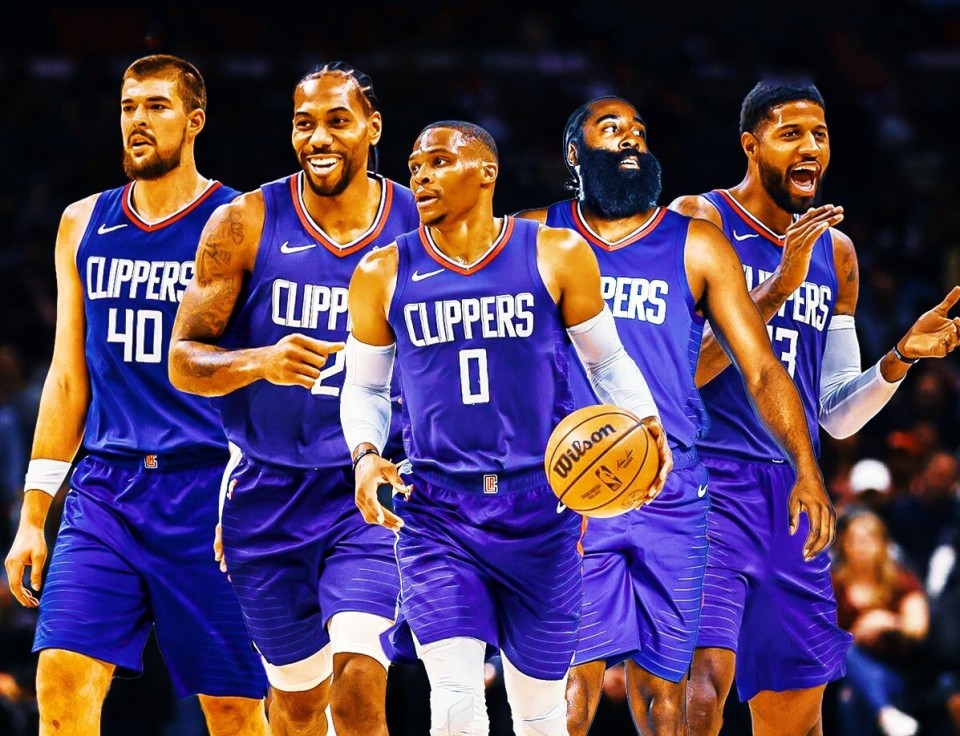 雷蒙成北京男篮半场得分唯一上双球员，与三外援得分持平（雷蒙半场成北京男篮唯一上双，得分追平三外援）