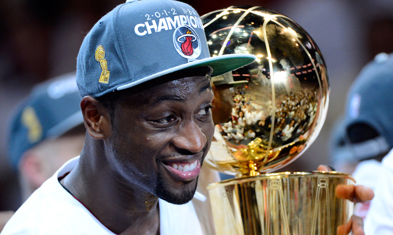 中超俱乐部欠薪问题严峻，准入审核难度大，职业化进程仍不完善。（中超俱乐部欠薪矛盾突出，准入审核挑战加剧，职业化体系尚不健全）