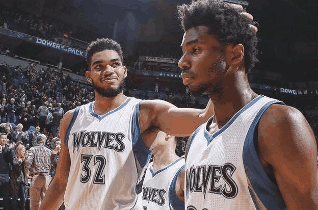 历经9场比赛的空缺，卡斯尔终于迎来了他的复出之战。（缺席9场后，卡斯尔终于迎来复出之战）