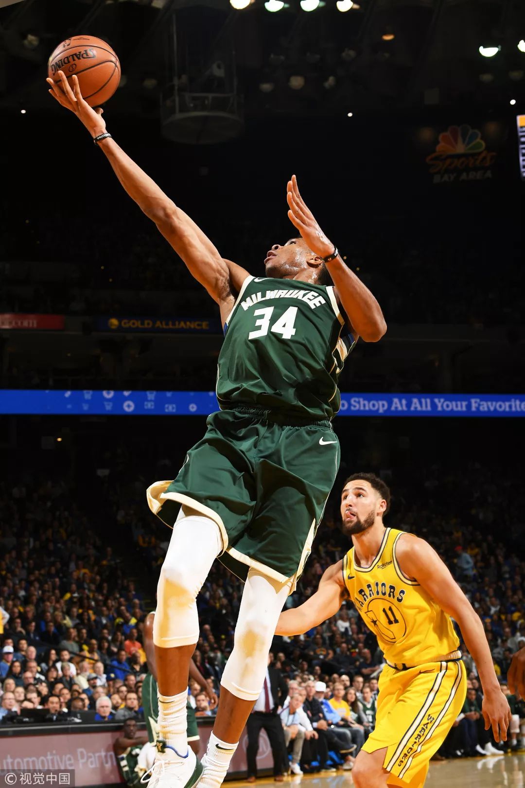 袁甲：成都个别球迷对阿奇姆彭种族歧视的行为必须严惩（袁甲：须严惩成都少数球迷针对阿奇姆彭的种族歧视行为）