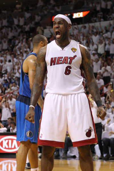 比肩阿德和埃托奥，劳塔罗本赛季出战的三场欧冠比赛均有进球（劳塔罗本季欧冠三战皆破门，追平阿德与埃托奥）