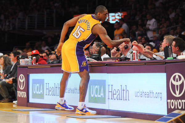 伊朗队攻守平衡实力不容小觑（攻防均衡的伊朗队不可低估）