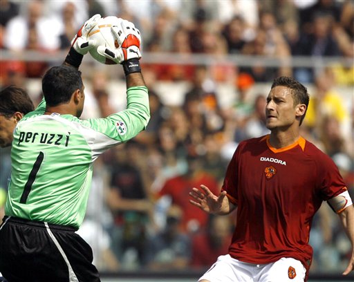 苏亚雷斯：作为主教练我要承担责任，球队有明显的变化和提高（苏亚雷斯：身为主帅我责无旁贷，球队的变化与进步十分明显）