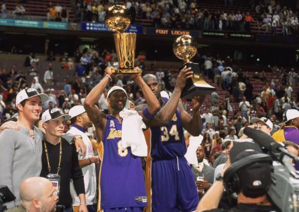 巴萨0-3不敌切尔西，弗里克执教生涯首次在欧冠被零封（切尔西3-0完胜巴萨，弗里克欧冠执教生涯首遭零封）