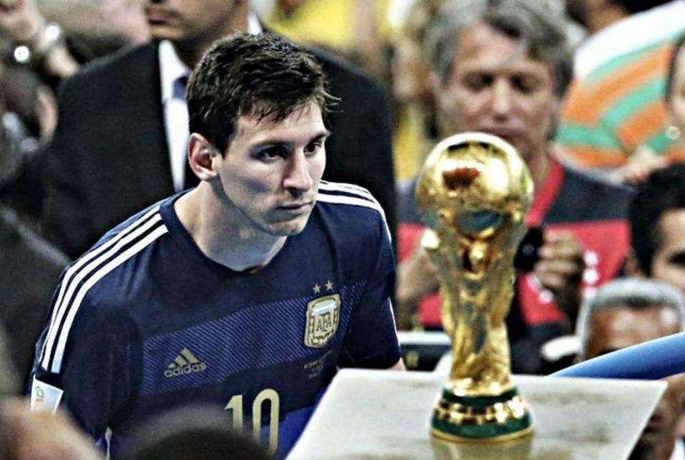 罗马诺：B费仍是沙特球队重要引援之一，但冬窗转会不现实（罗马诺：沙特球队仍将B费列为重点目标，冬窗转会基本无望）