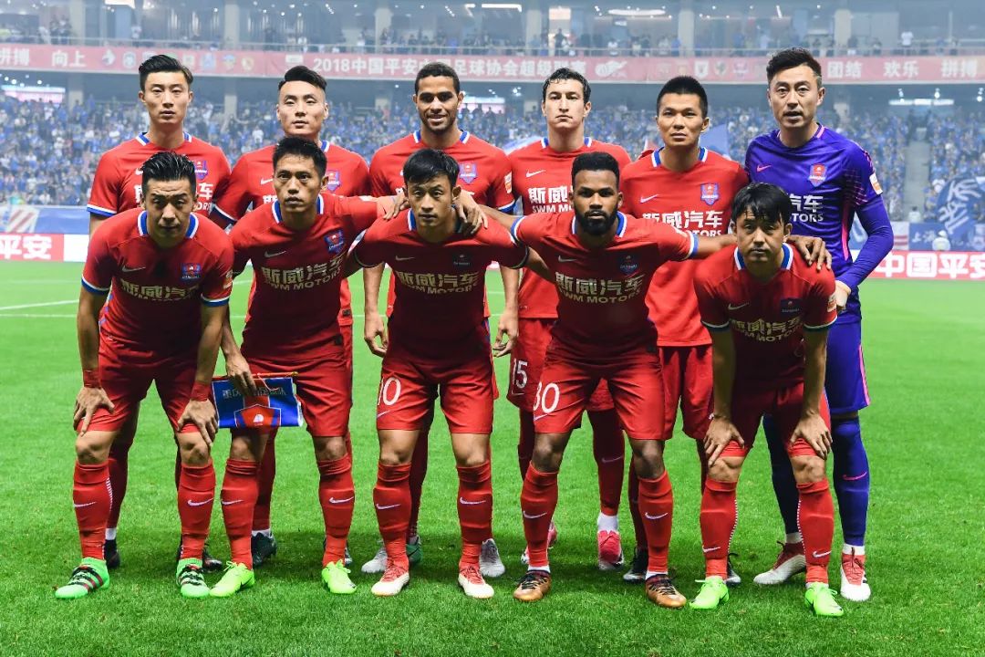 差距巨大！火箭篮板51-28领先，进攻篮板22-8（火箭篮板统治：总板51-28，进攻板22-8压制对手）