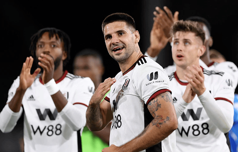 西媒：亚马尔被曝上周五出现在夜总会，目击者证实消息属实（西媒称亚马尔上周五疑似现身夜店，目击者称亲眼所见）