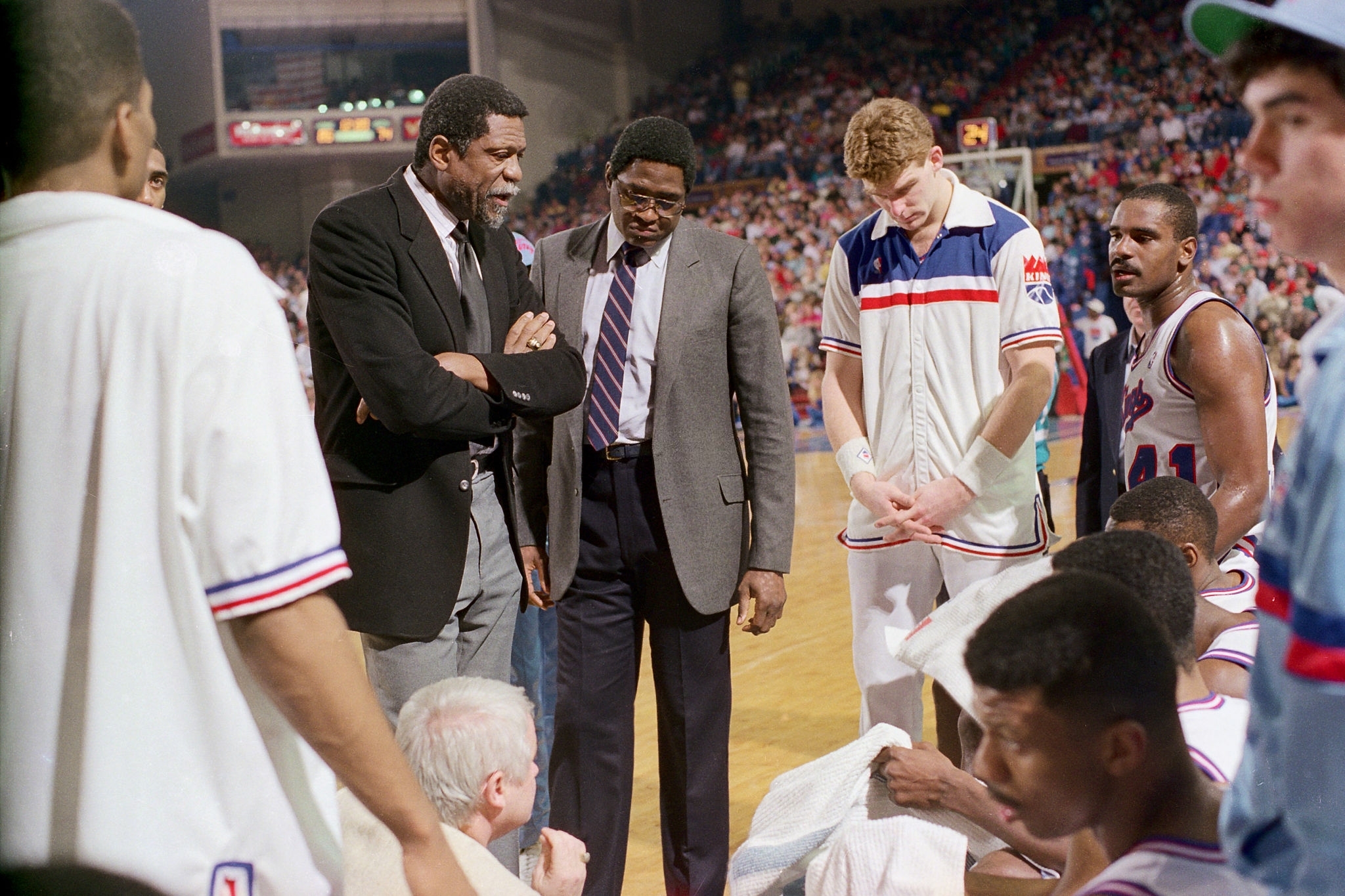 活塞vs开拓者伤病报告：杜伦大概率出战，格兰特出战成疑（活塞战开拓者伤情更新：杜伦有望出场，格兰特出战存疑）