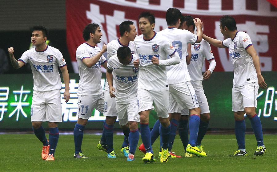 伯恩利主帅：布罗亚有望周末复出，对阵切尔西将会非常艰难（伯恩利主帅称布罗亚有望本周末复出，迎战切尔西将是一场硬仗）