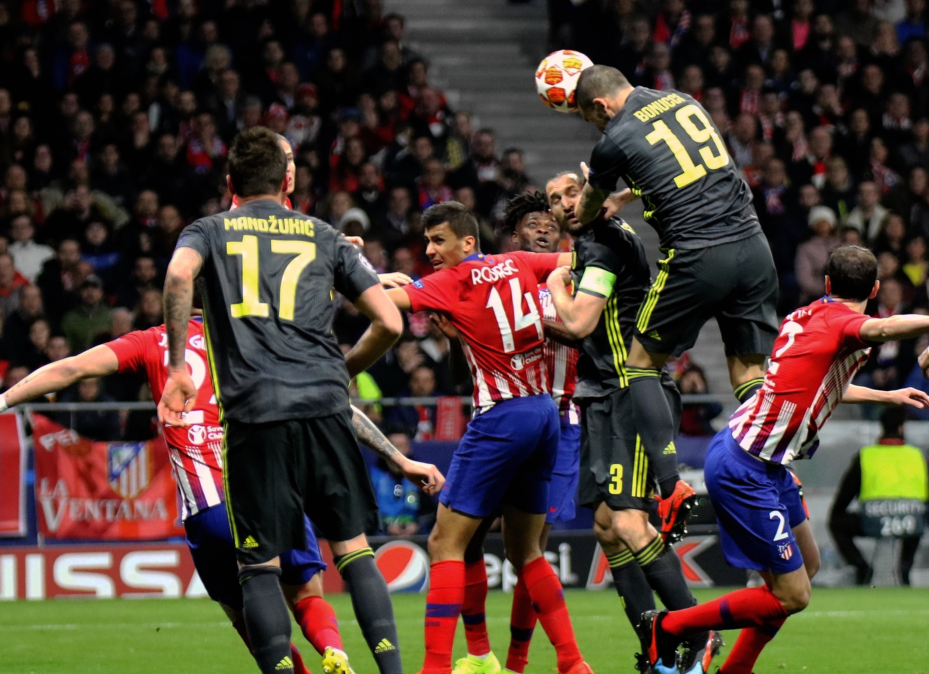 侠记：莫兰特喷35岁克莱是废物，可26岁的他命中率35+16（侠记：莫兰特嘲讽35岁克莱是废物，然而他26岁时命中率也就35+16）