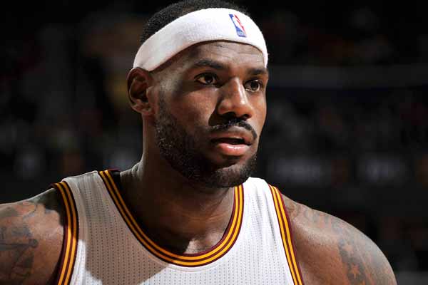 近千名乒乓球小将角逐2025年四川省青少年体育系列赛（近千名乒坛新秀逐鹿2025年四川省青少年体育系列赛）